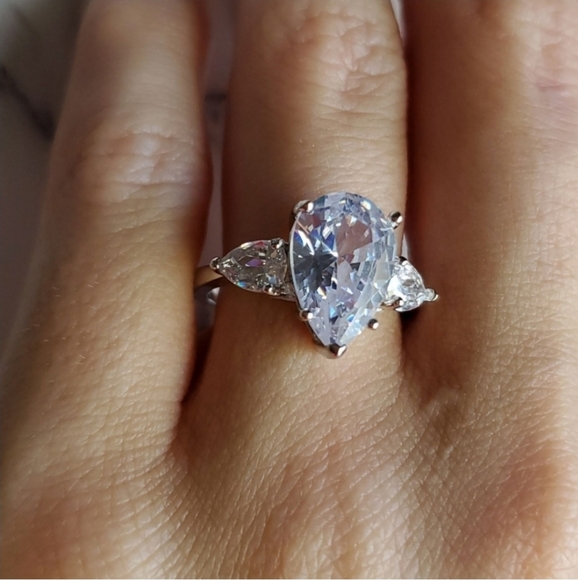 New Gorgeous White Sapphire Wedding Ring - Picture 3 of 6